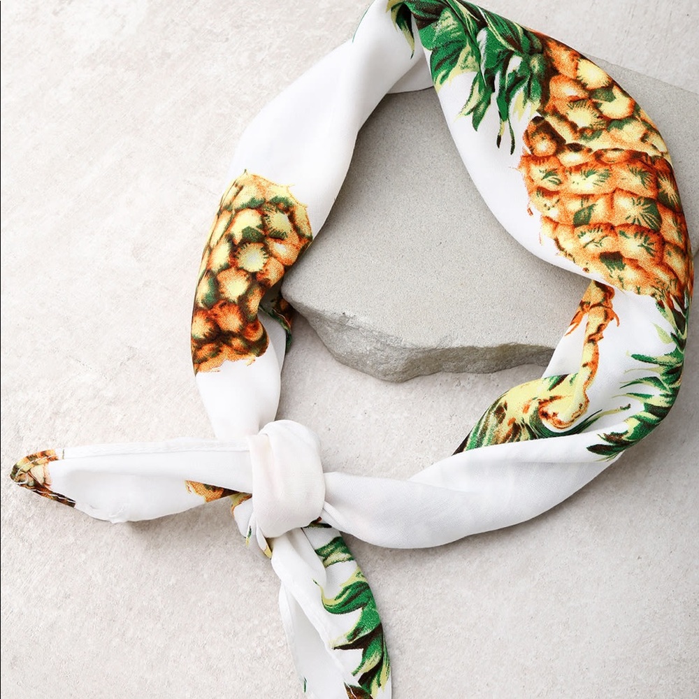 Pineapple scarf